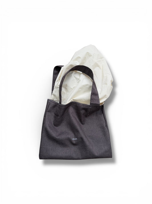 VINCERE ‘Resisto” Water-Resistant Day Bag
